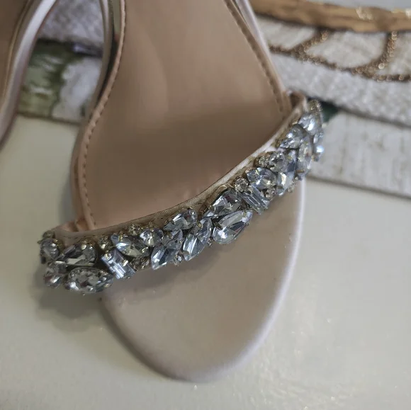 Jewel Badgley Mischka Dash Ankle Strap Kitten Heel NWOT - Picture 3 of 8